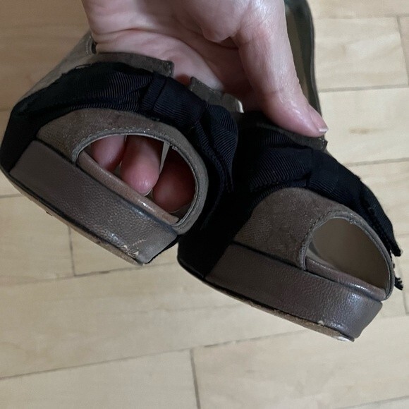 Adrienne Vittadini Collection Peep Toe Bow Leather Platform Pumps in Taupe 7.5 - Picture 7 of 16